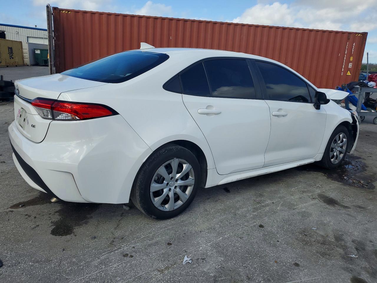 2022 TOYOTA COROLLA LE photo 5