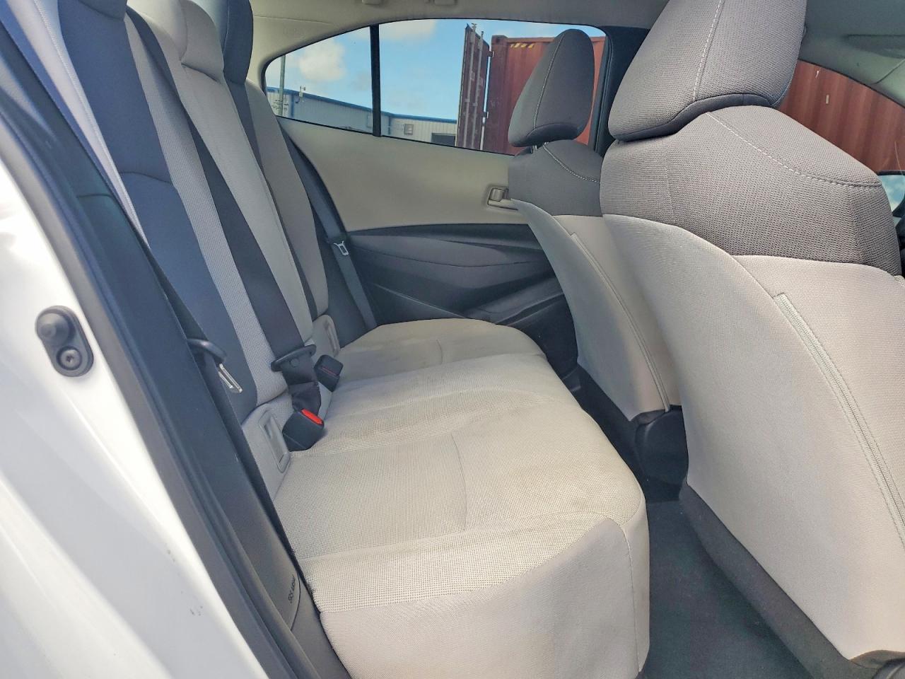 2022 TOYOTA COROLLA LE photo 19