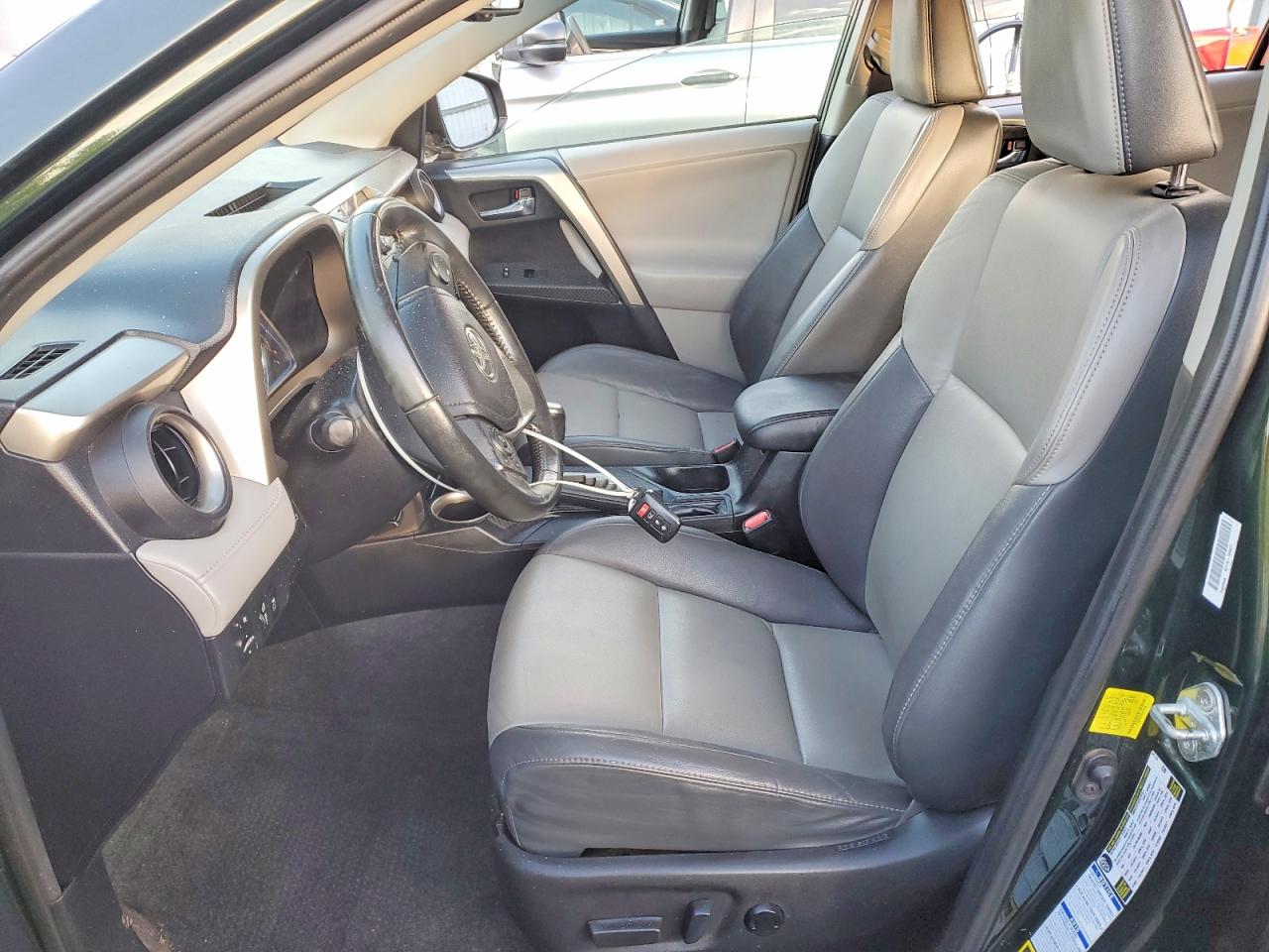 2013 TOYOTA RAV 4 photo 13