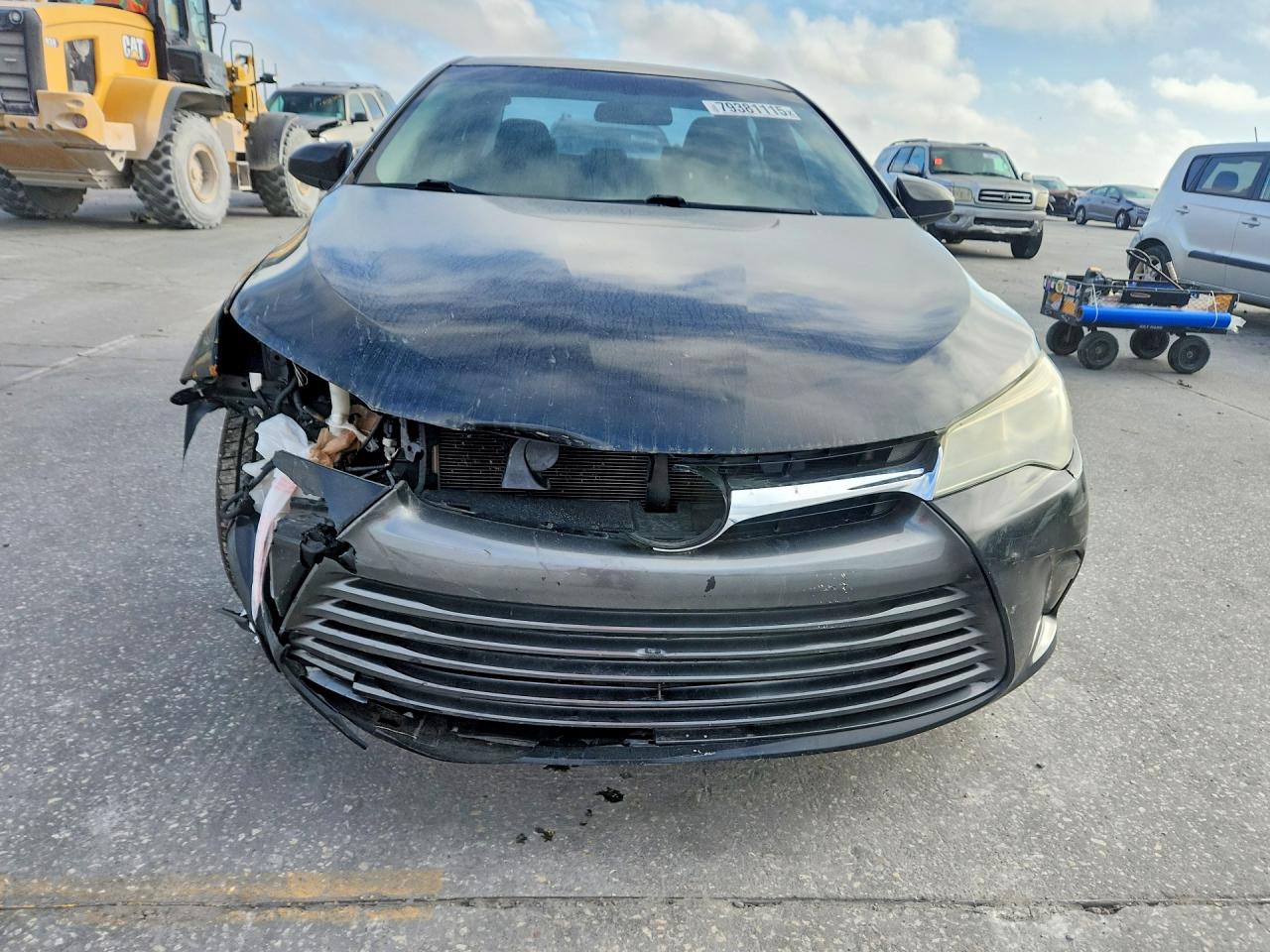 2015 TOYOTA CAMRY LE photo 13