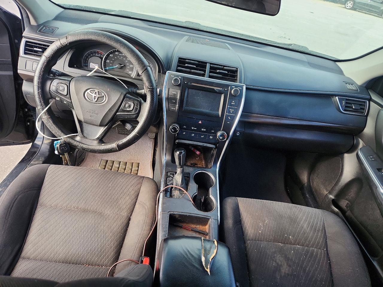 2015 TOYOTA CAMRY LE photo 22