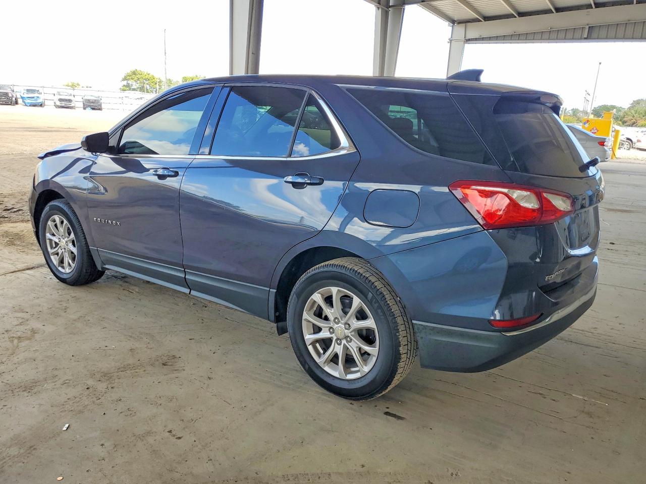 2019 CHEVROLET EQUINOX LT photo 2