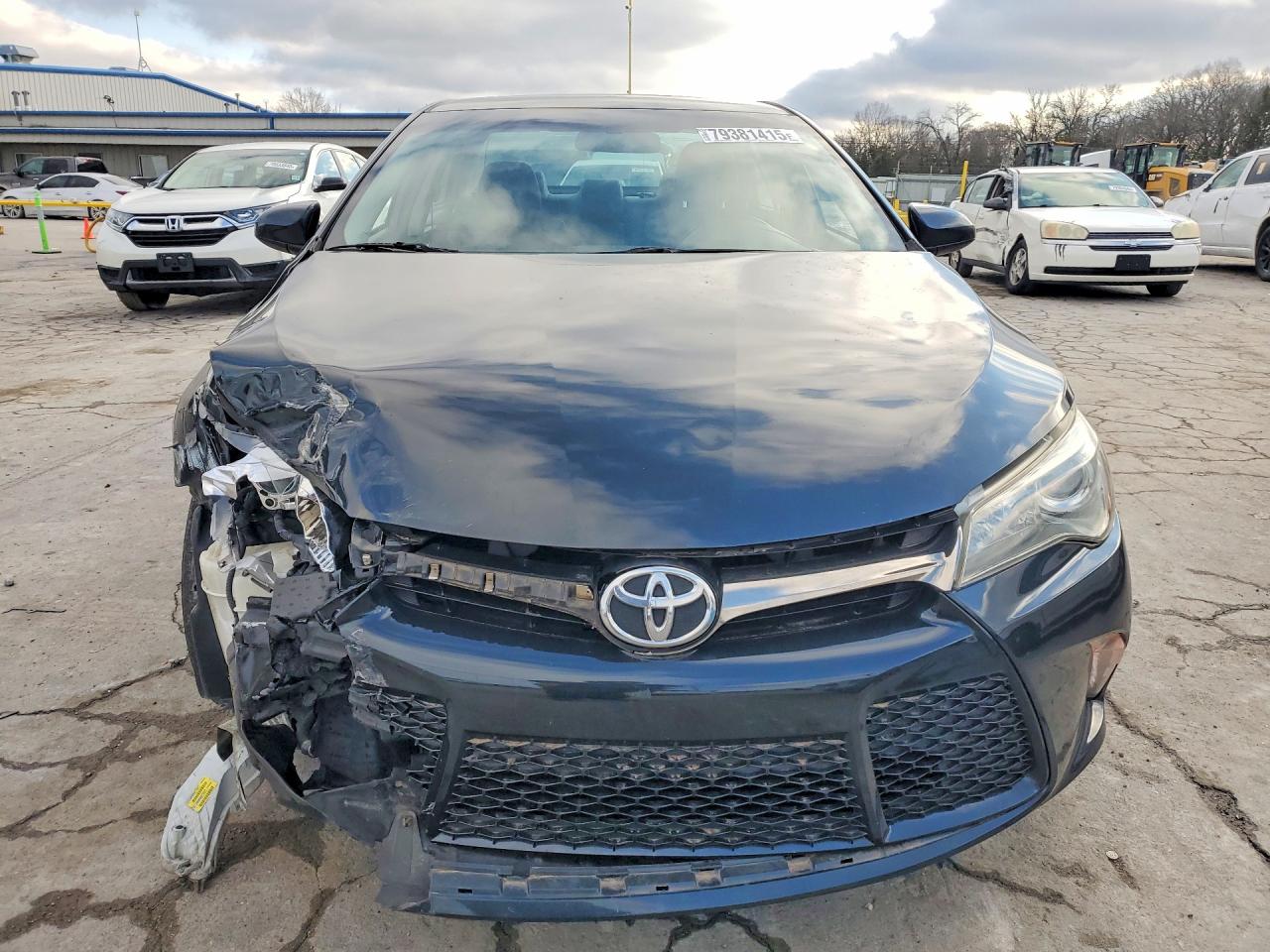 2015 TOYOTA CAMRY SE photo 9