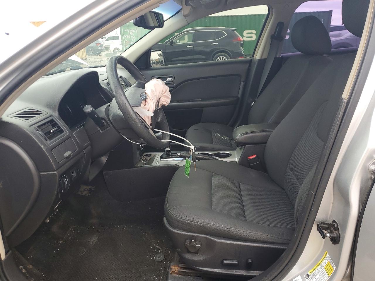 2011 FORD FUSION SE photo 13