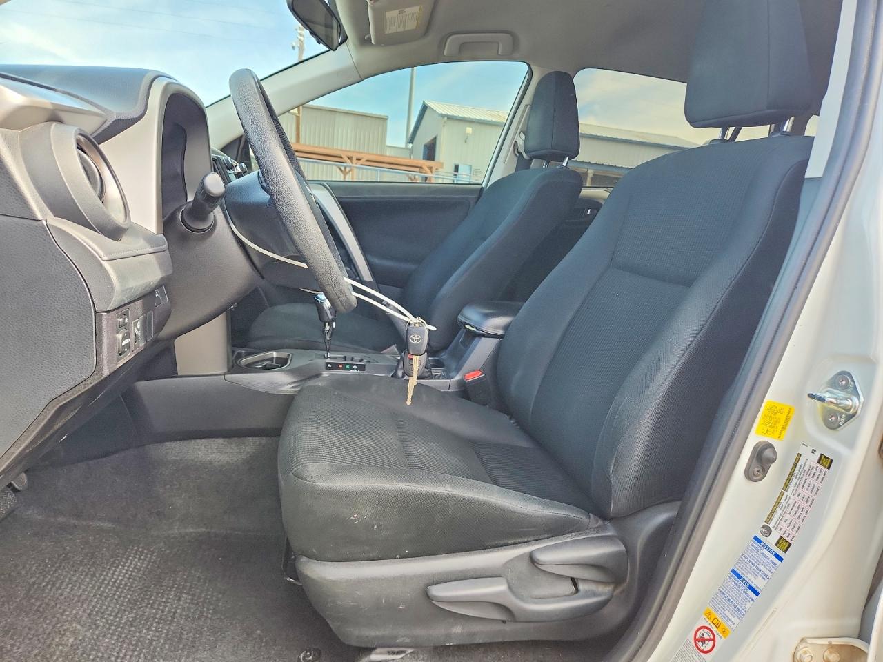 2016 TOYOTA RAV4 LE photo 7