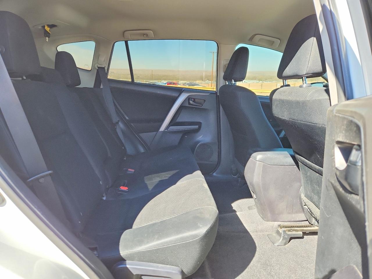 2016 TOYOTA RAV4 LE photo 10