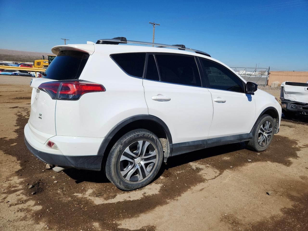 2016 TOYOTA RAV4 LE photo 3