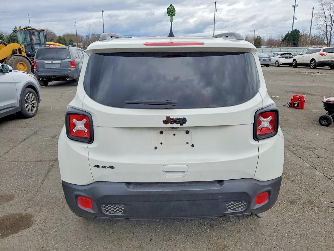 2023 JEEP RENEGADE LATITUDE photo 6