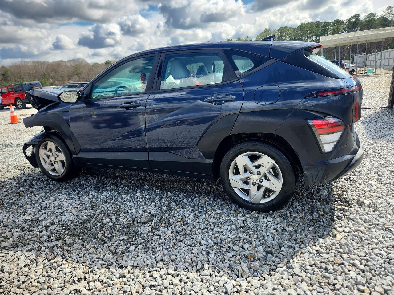 2024 HYUNDAI KONA SE photo 2