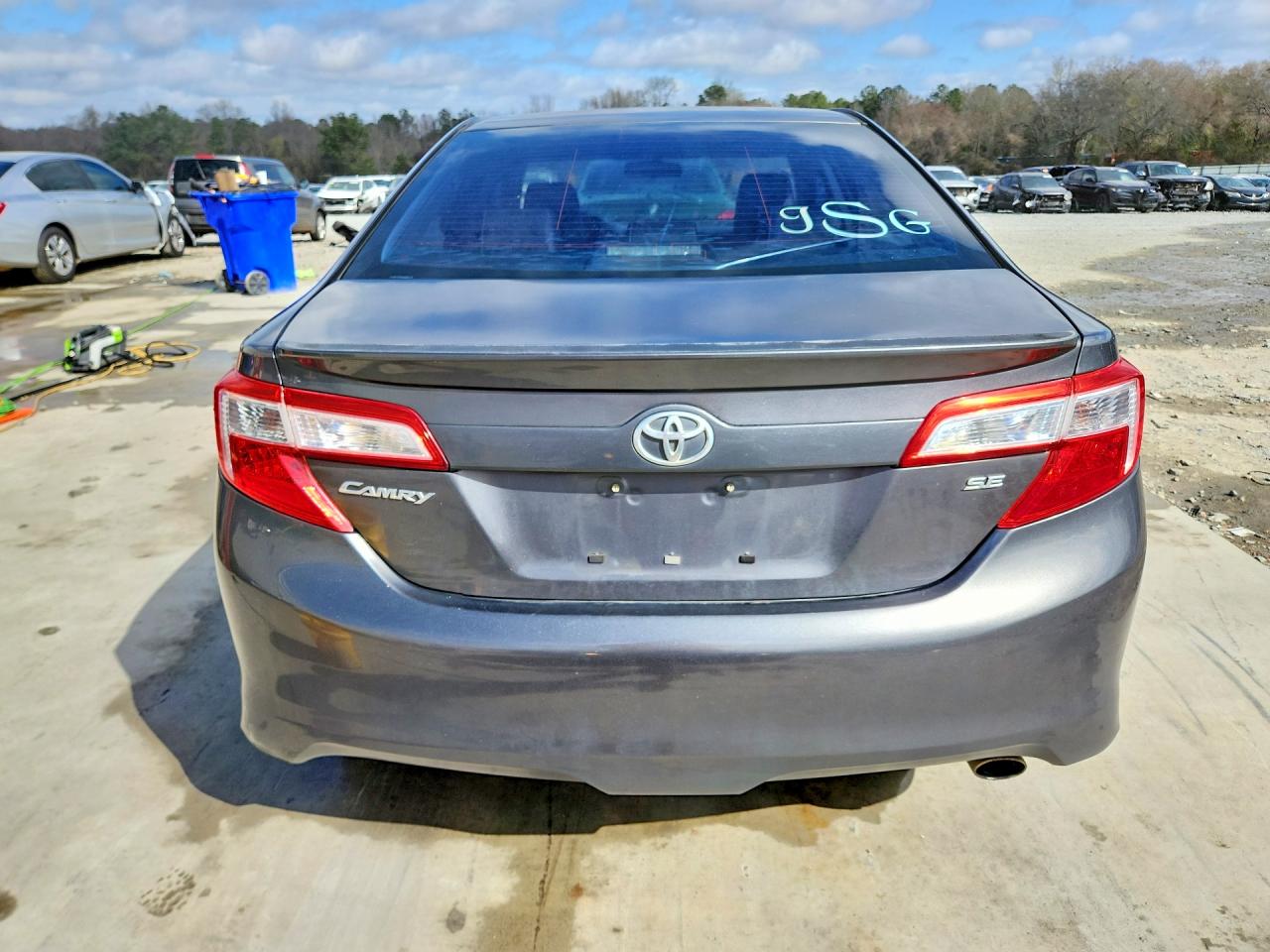 2013 TOYOTA CAMRY SE photo 6