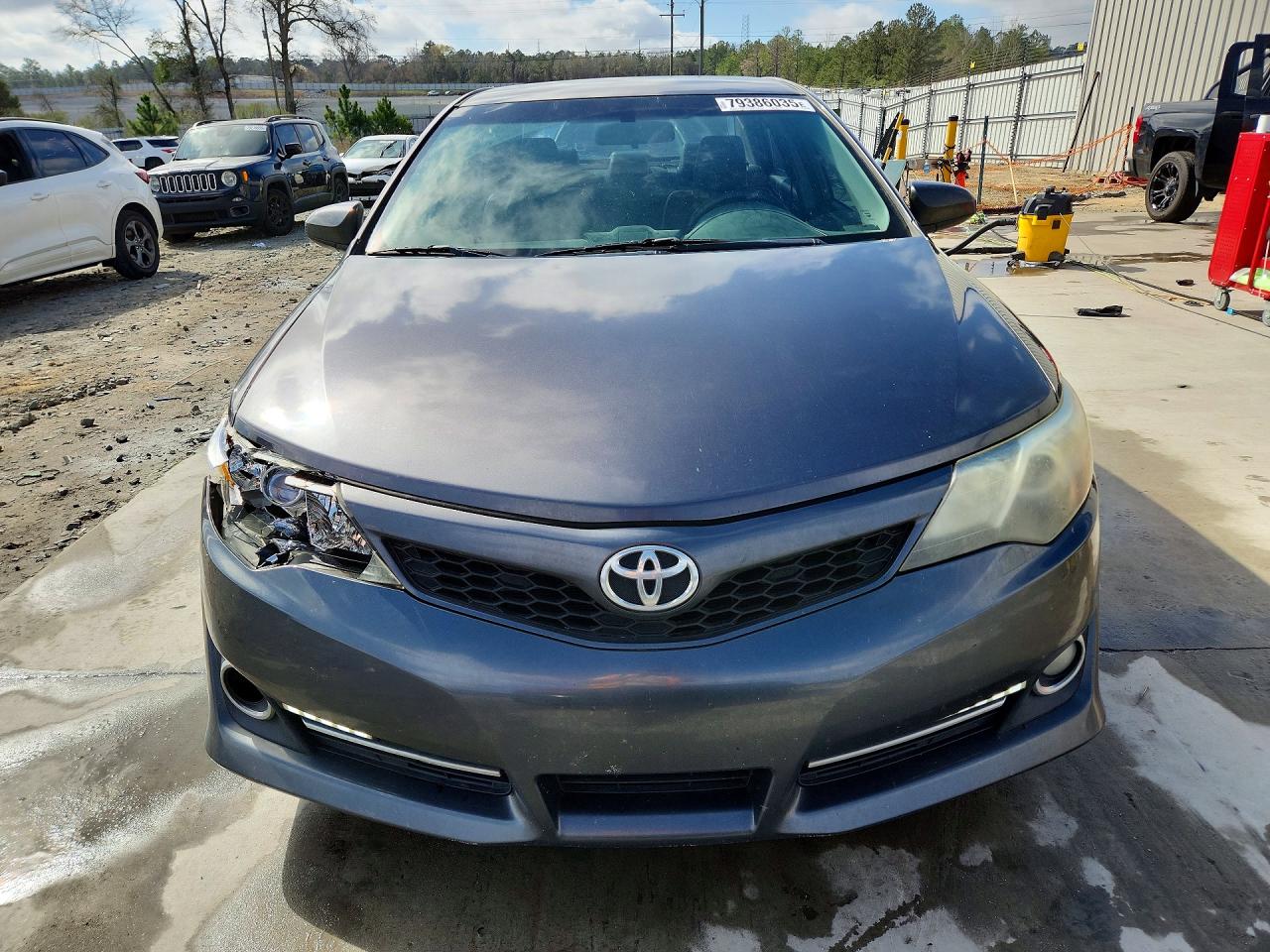 2013 TOYOTA CAMRY SE photo 5