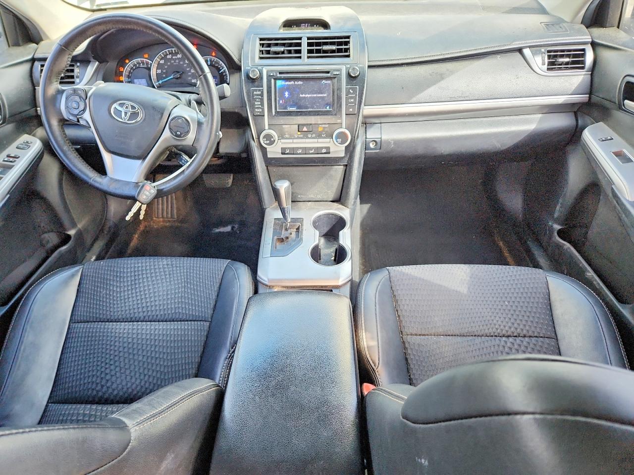 2013 TOYOTA CAMRY SE photo 8