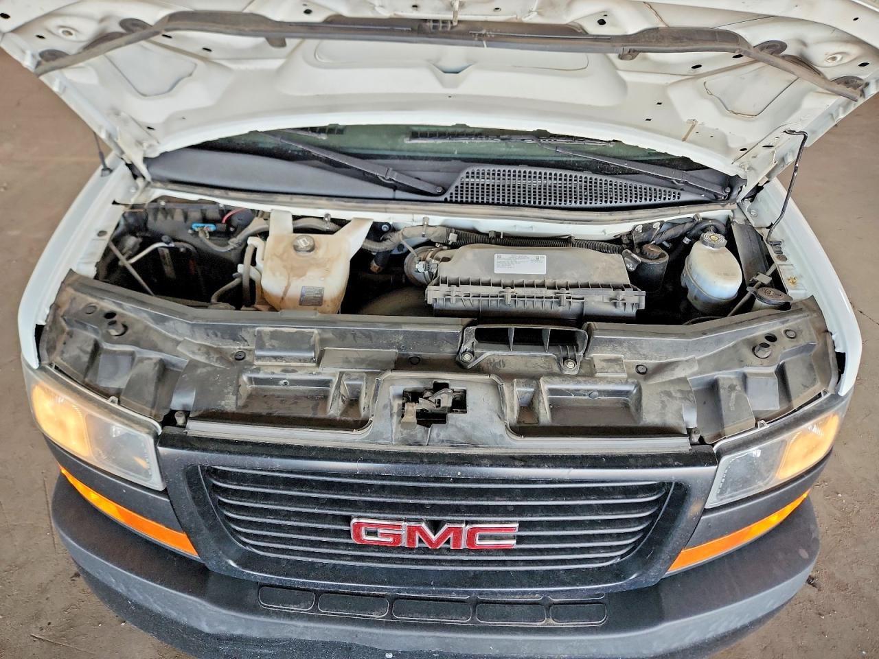 2022 GMC SAVANA G3500 photo 34