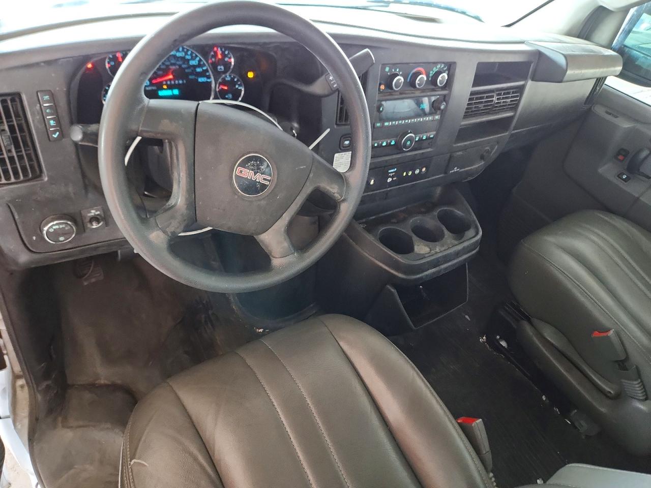 2022 GMC SAVANA G3500 photo 22