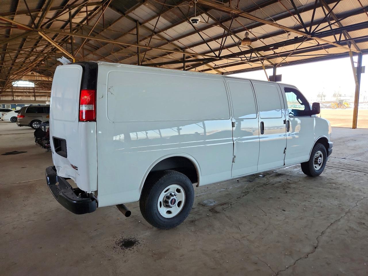 2022 GMC SAVANA G3500 photo 7