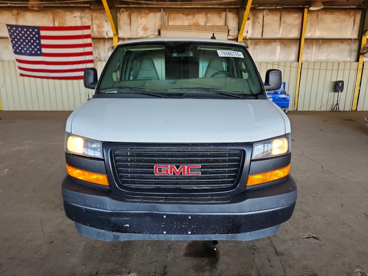 2022 GMC SAVANA G3500 photo 13