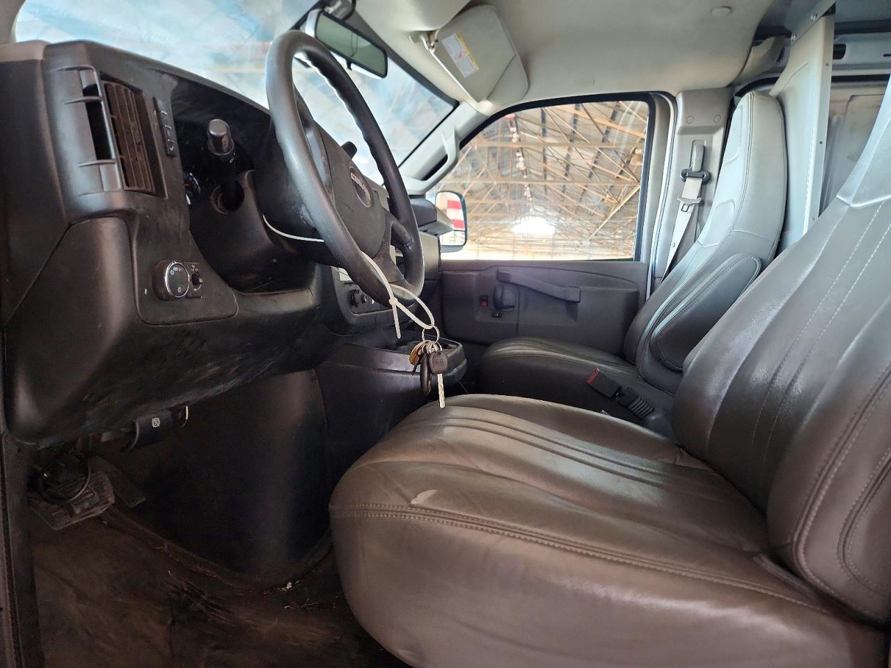2022 GMC SAVANA G3500 photo 19