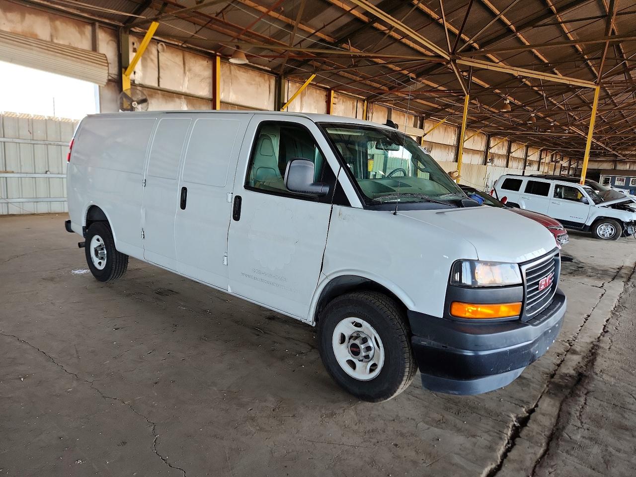 2022 GMC SAVANA G3500 photo 10