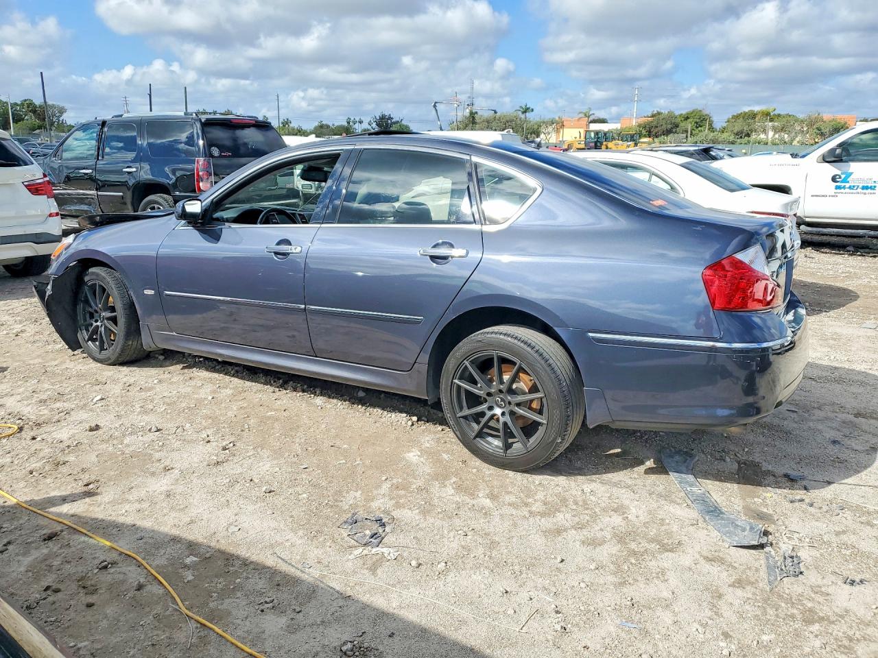 2009 INFINITI M35 X photo 2