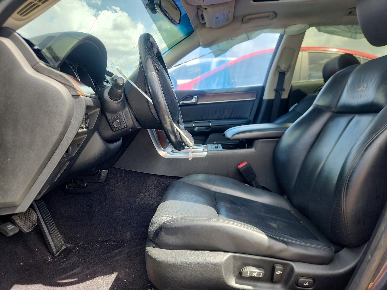 2009 INFINITI M35 X photo 7