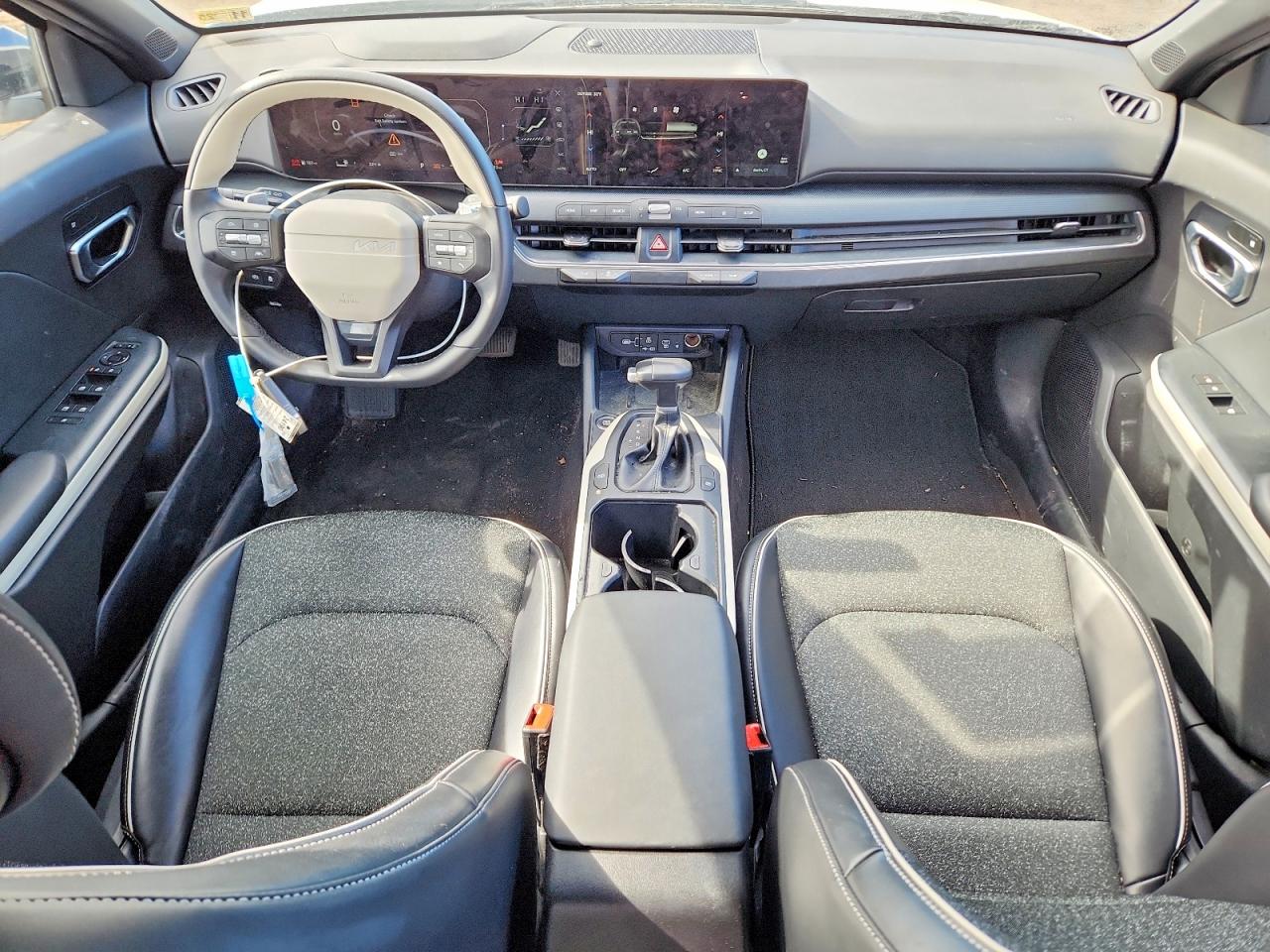 2025 KIA K4 GT-LINE photo 8