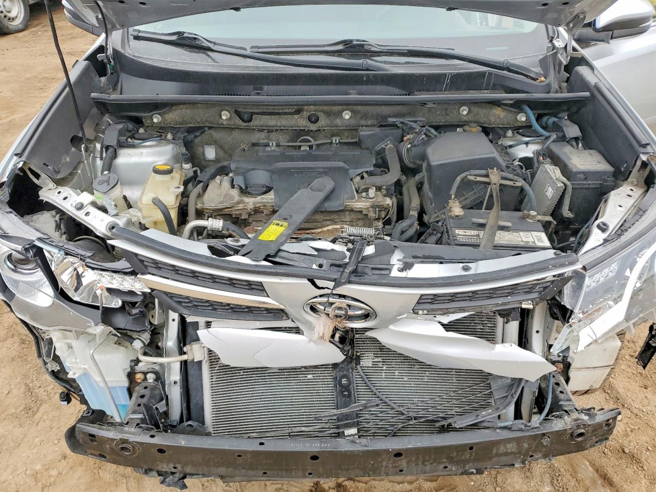 2013 TOYOTA RAV4 XLE photo 12