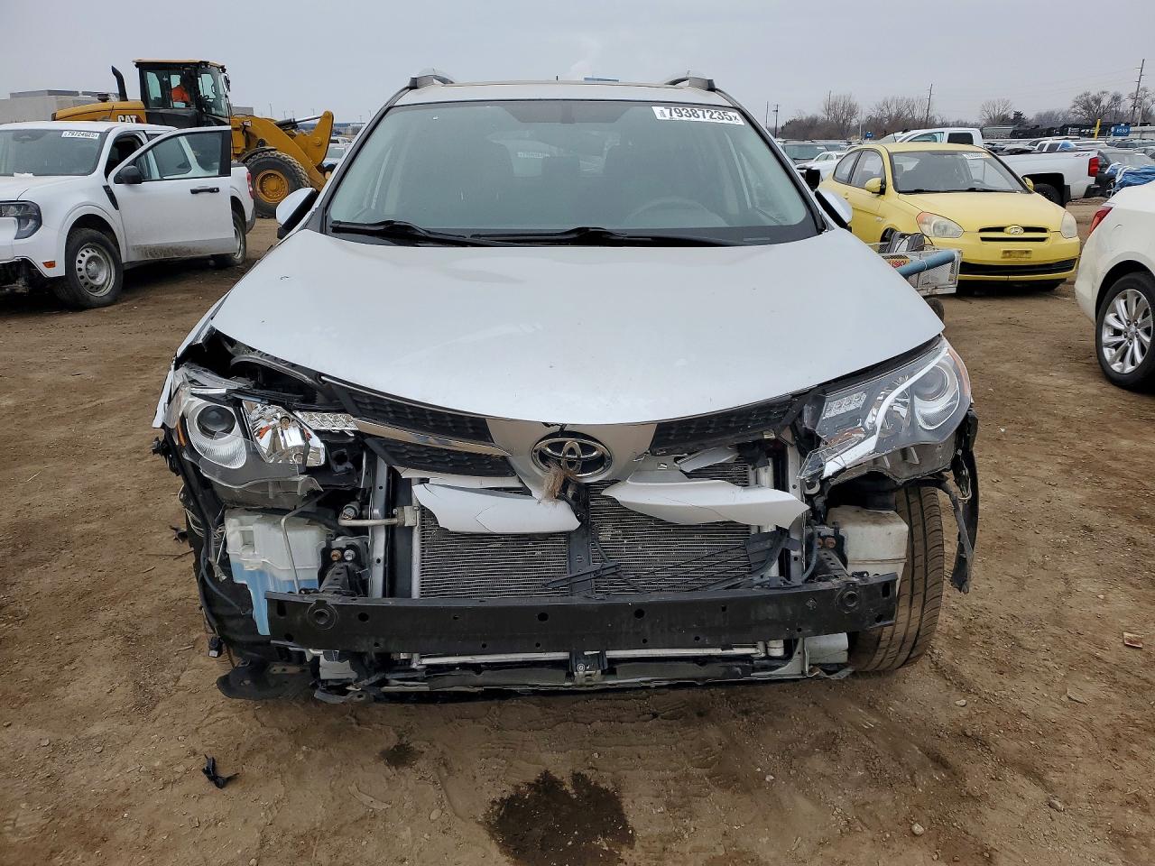 2013 TOYOTA RAV4 XLE photo 5