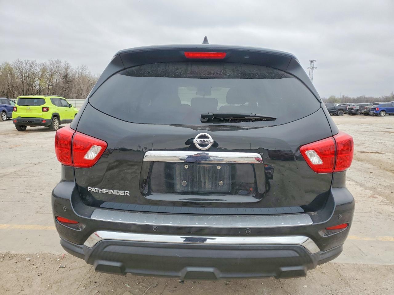 2020 NISSAN PATHFINDER S photo 11