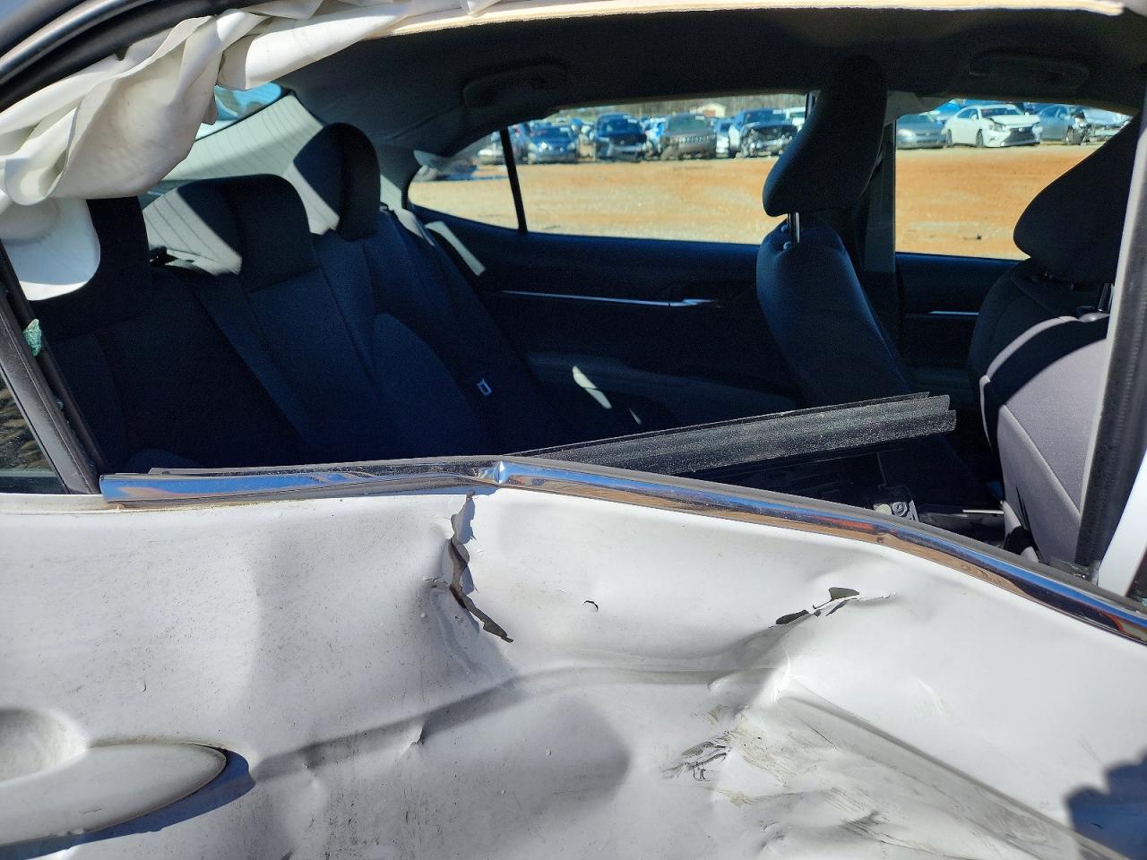 2019 TOYOTA CAMRY L photo 10