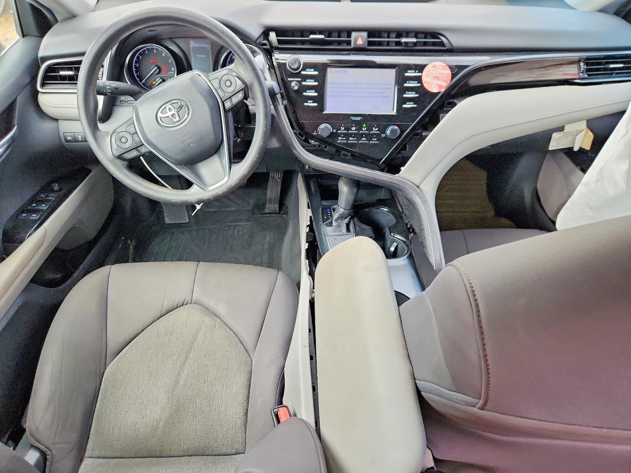 2019 TOYOTA CAMRY L photo 8