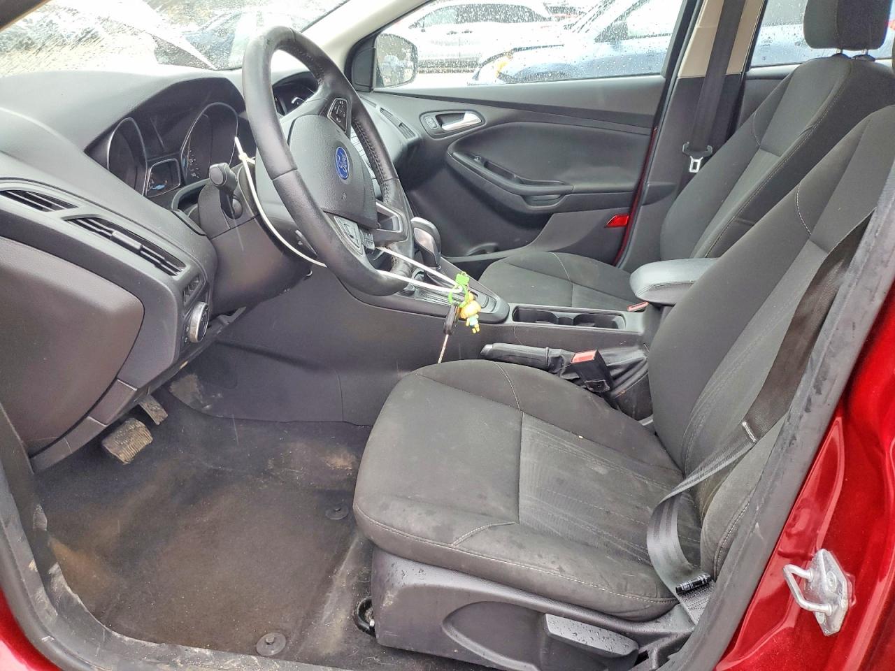 2015 FORD FOCUS SE photo 7