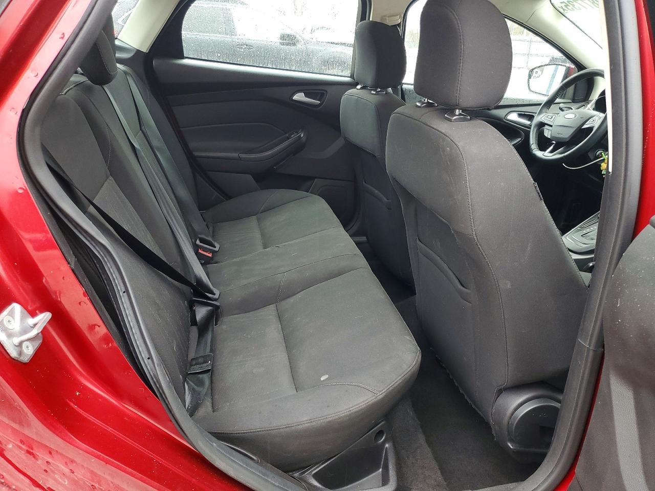 2015 FORD FOCUS SE photo 10