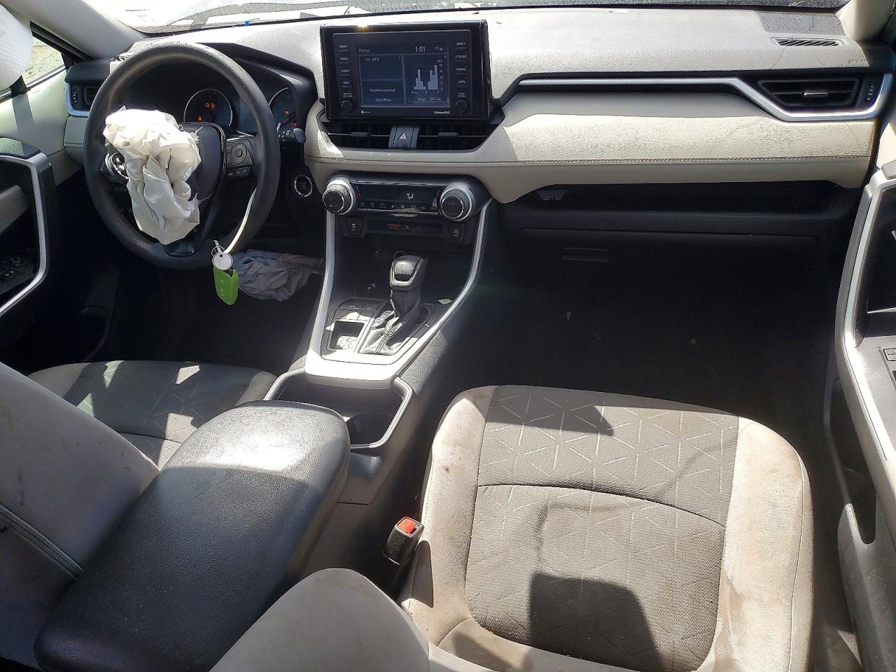 2021 TOYOTA RAV4 XLE photo 15