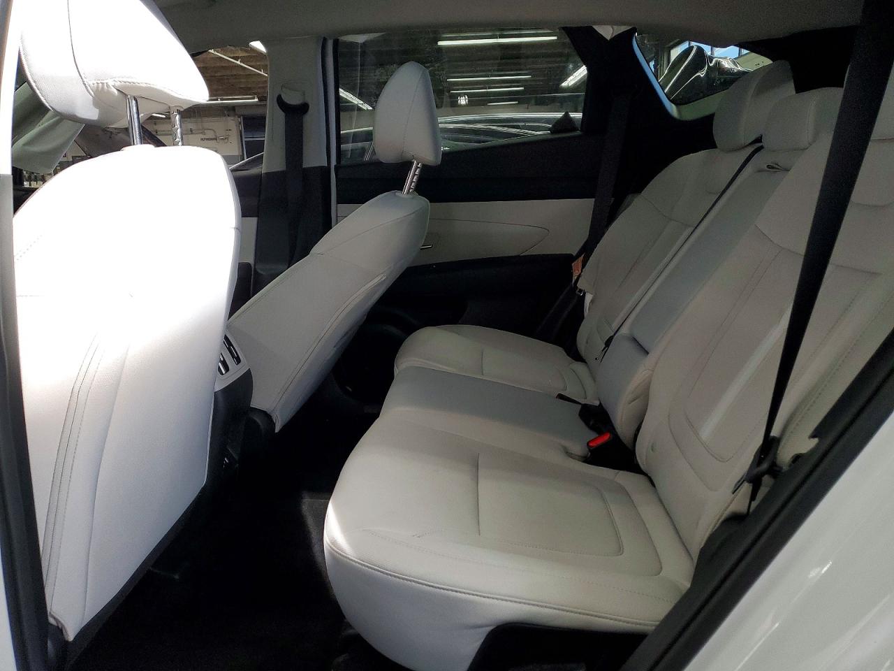 2026 HYUNDAI TUCSON SEL photo 21