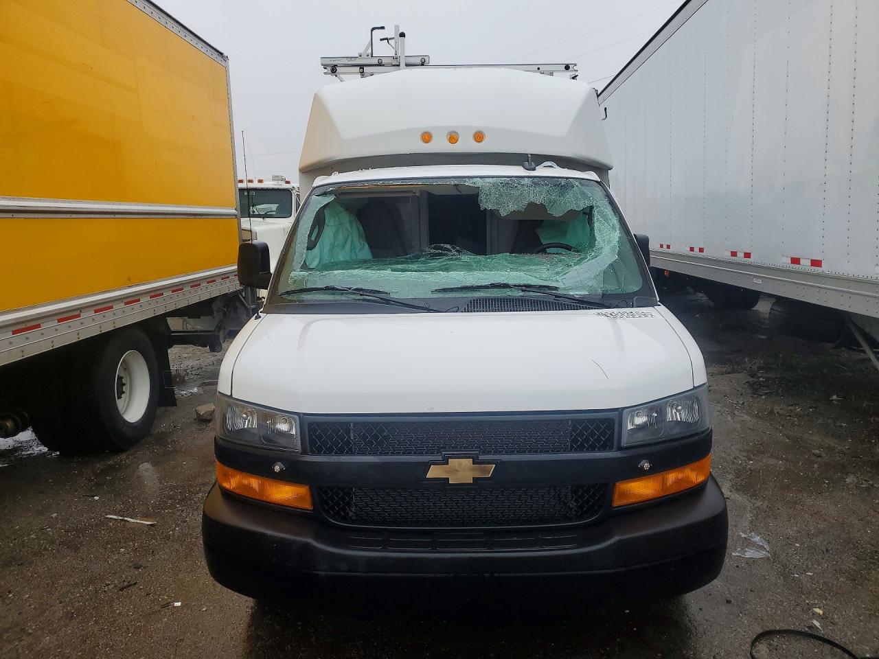 2024 CHEVROLET EXPRESS UTILITY / SERVICE TRUCK photo 9