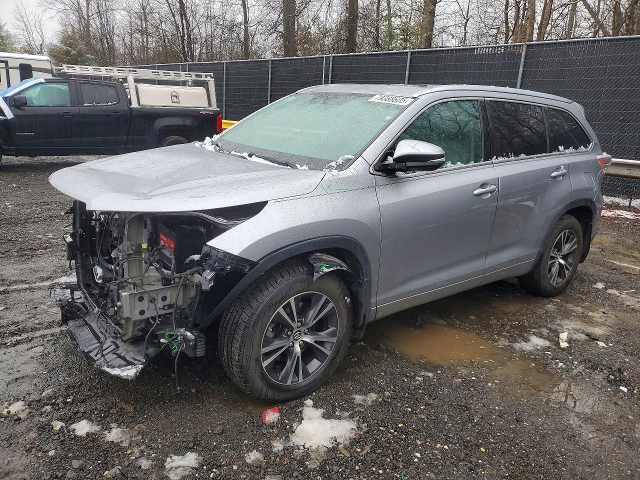 2016 TOYOTA HIGHLANDER