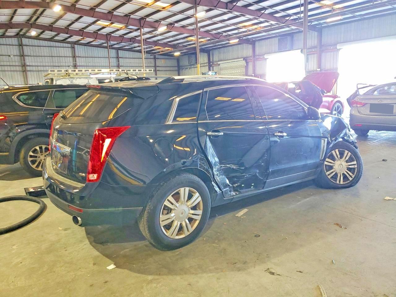 2016 CADILLAC SRX LUXURY COLLECTION photo 3