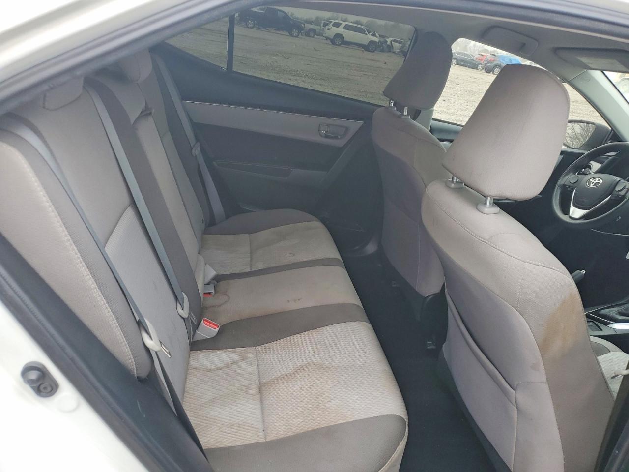 2017 TOYOTA COROLLA LE photo 28