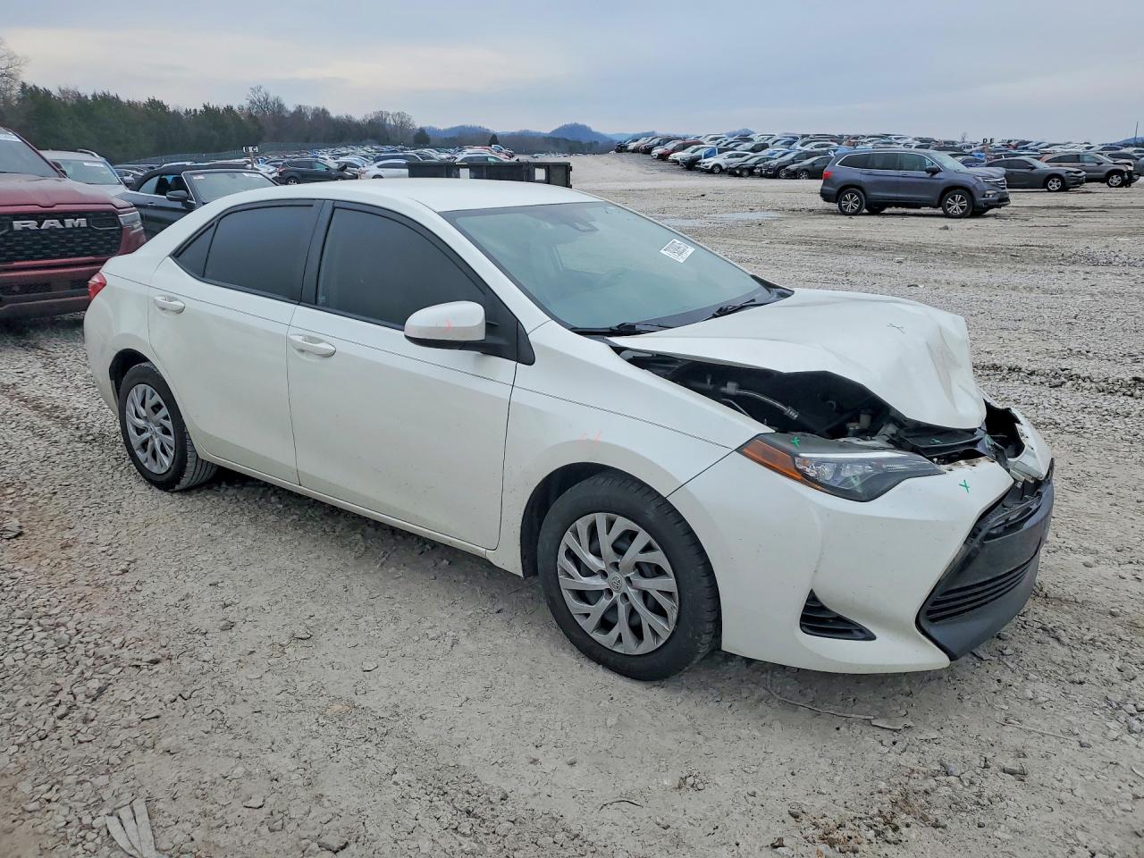 2017 TOYOTA COROLLA LE photo 10