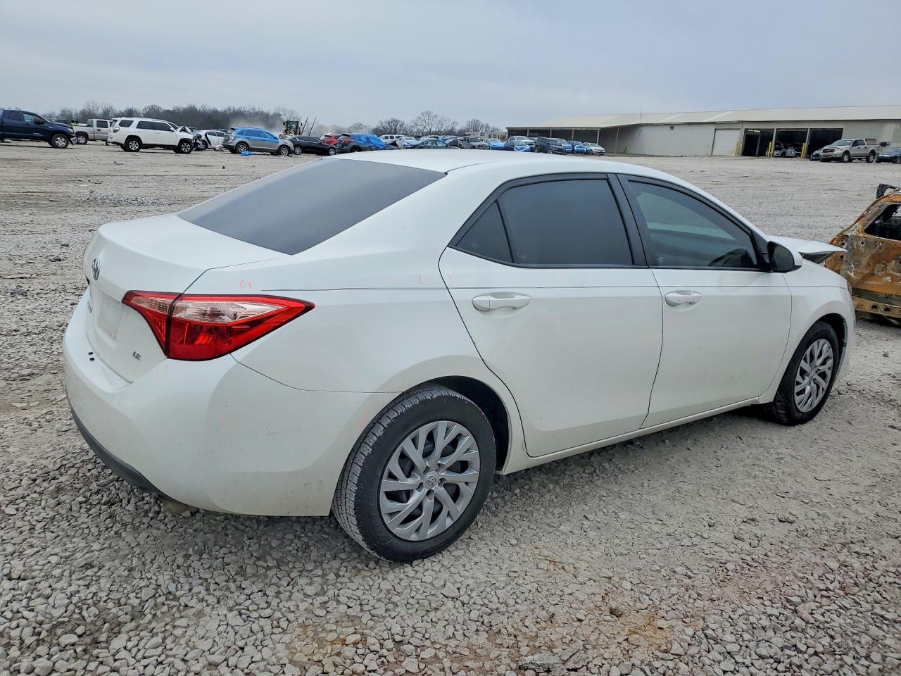2017 TOYOTA COROLLA LE photo 7
