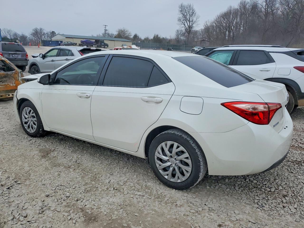 2017 TOYOTA COROLLA LE photo 4