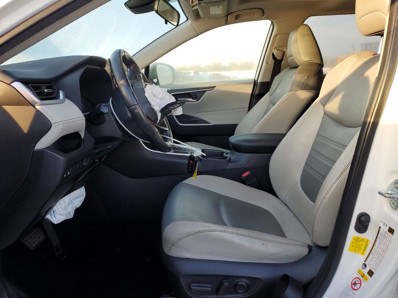 2019 TOYOTA RAV4 XLE PREMIUM photo 7