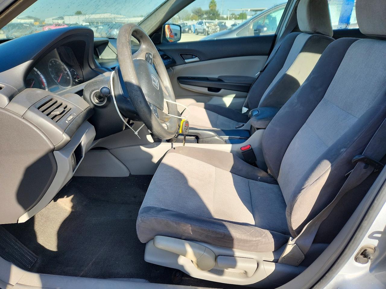 2009 HONDA ACCORD LX photo 7