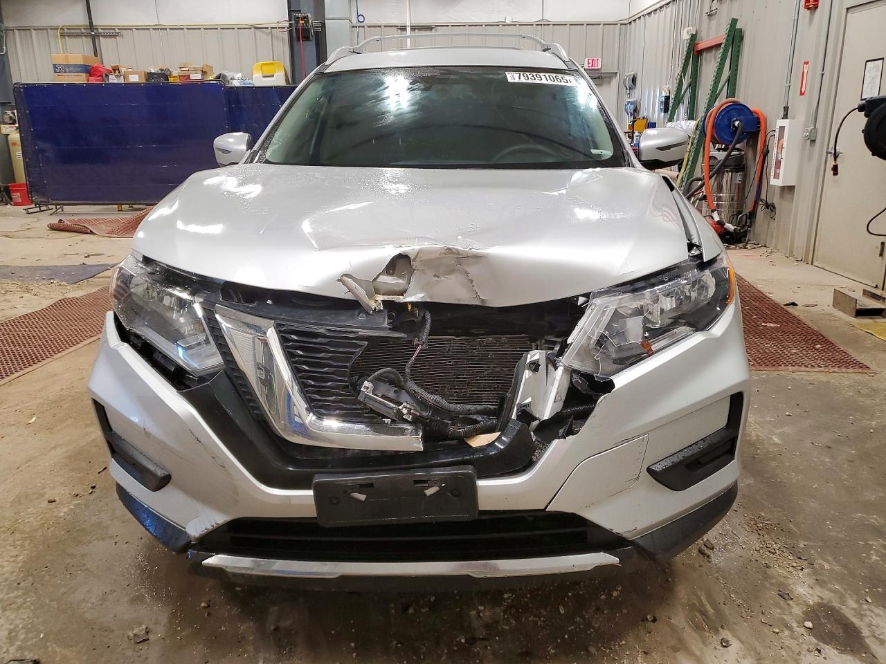 2020 NISSAN ROGUE SV photo 5