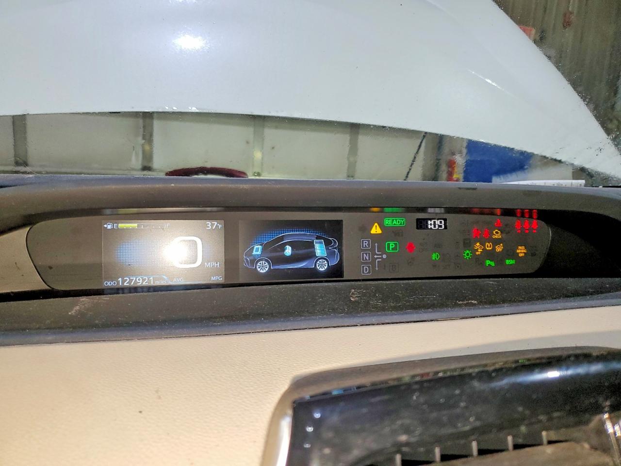 2019 TOYOTA PRIUS XLE AWD-E photo 17