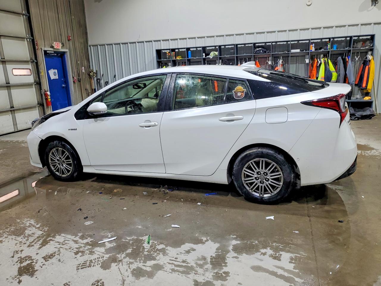 2019 TOYOTA PRIUS XLE AWD-E photo 3
