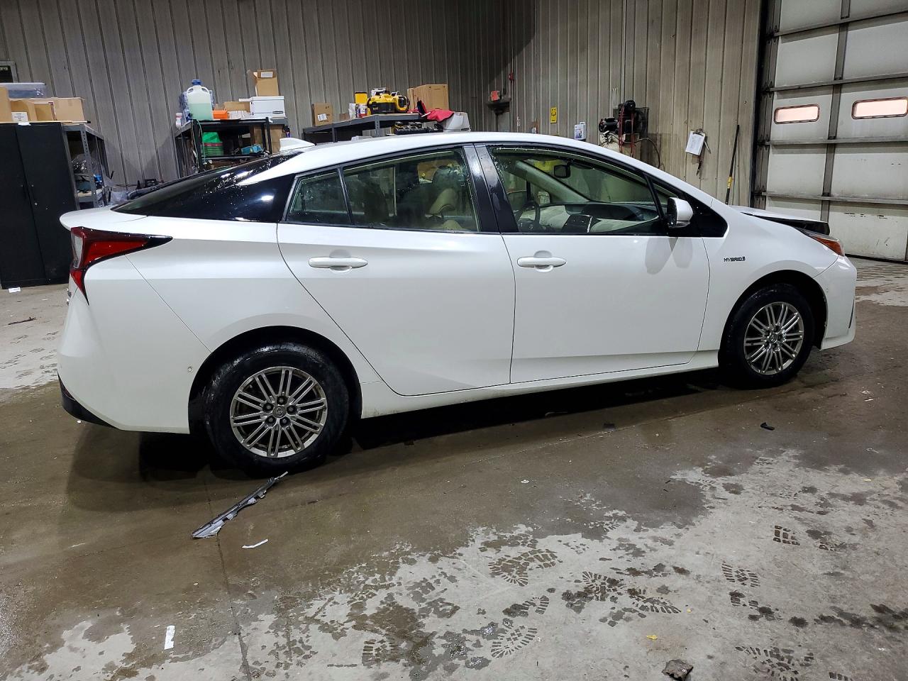 2019 TOYOTA PRIUS XLE AWD-E photo 5