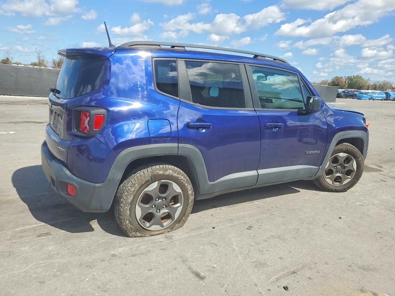 2017 JEEP RENEGADE SPORT photo 5