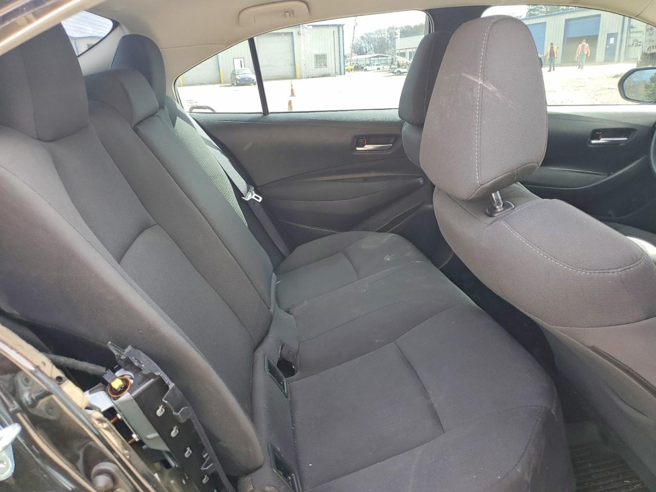 2021 TOYOTA COROLLA LE photo 19