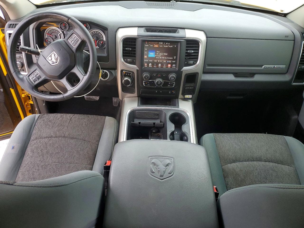 2016 RAM 1500 SLT photo 8